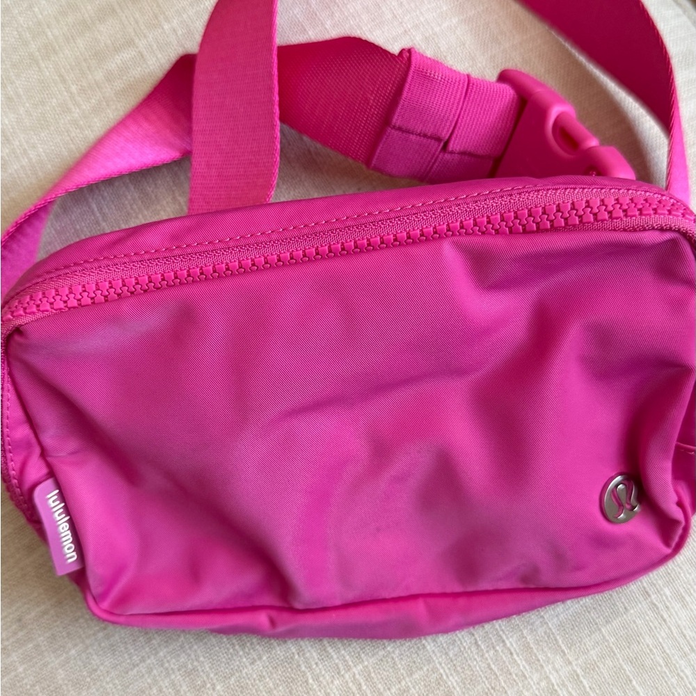 lululemon everywhere belt bag
